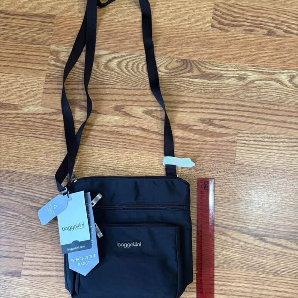 Baggalini crossbody purse NWT